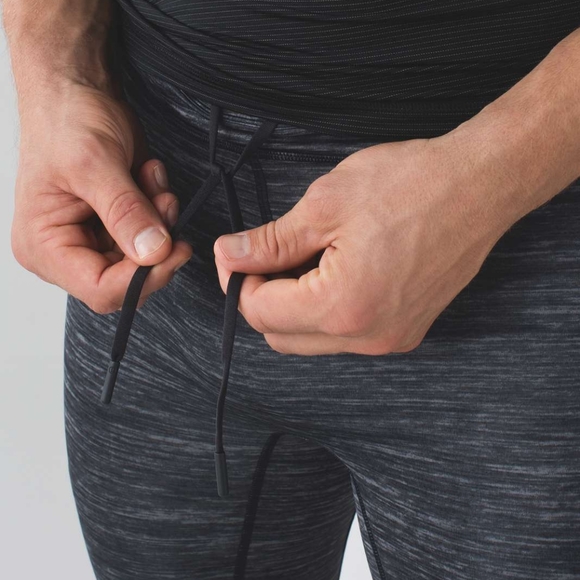 Lululemon Surge tights size M XL in EUC - Picture 4 of 14